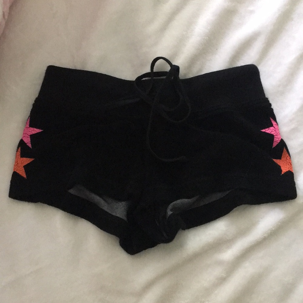 these are hard tail shorts